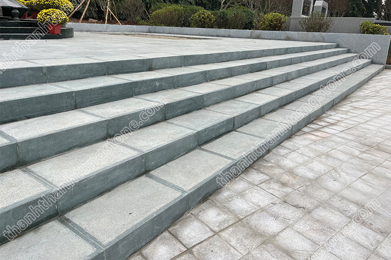 Đá bậc tam cấp xanh rêu 