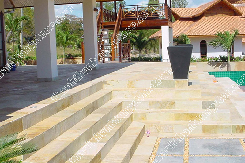 Đá bậc tam cấp vàng